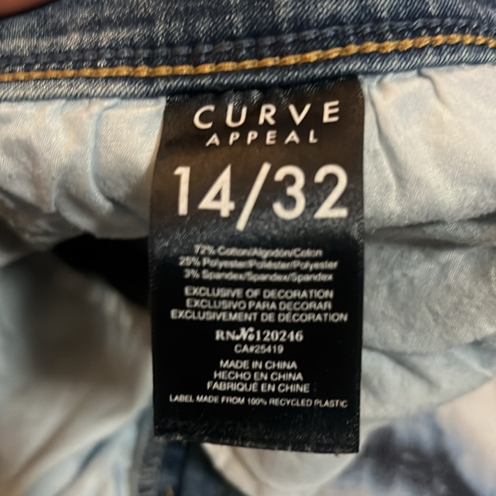 Curve Appeal Cropped Jeans - Size 14 - Picture 8 of 8